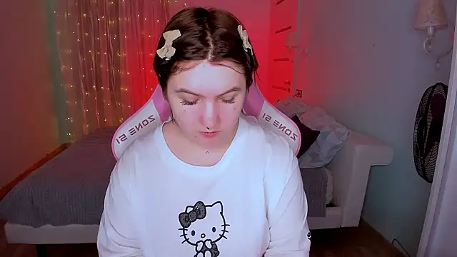 lovelyy julia online show from 1, 2, 2026