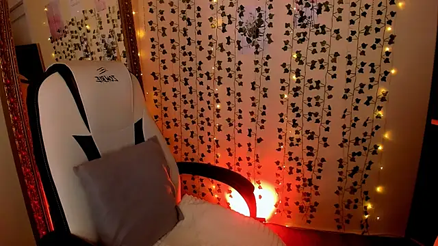 lovelyy julia online show from 5, 3, 2026