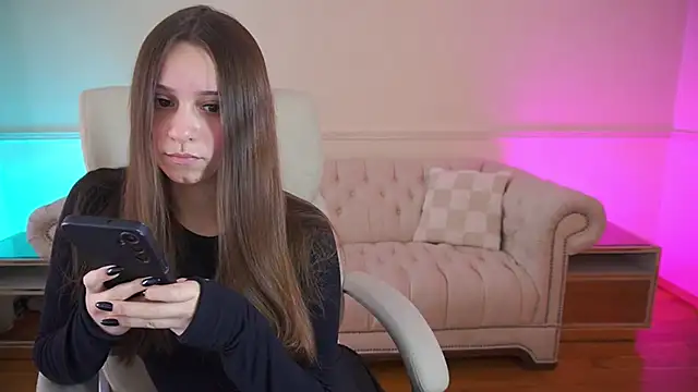 TinyNatalie online show from 1, 4, 2026