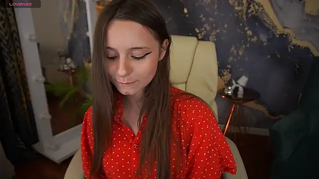 Snapshot of TinyNatalie chatting on 12, 5, 2026 TinyNatalie online show from 12, 5, 2026