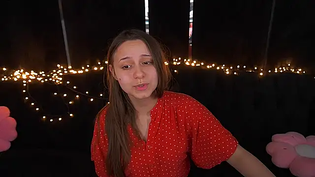 Snapshot of TinyNatalie chatting on 13, 5, 2026 TinyNatalie online show from 13, 5, 2026