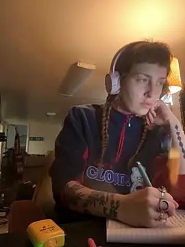 Snapshot of ashtrayhaterz chatting on 26, 11, 2025 ashtrayhaterz online show from 26, 11, 2025