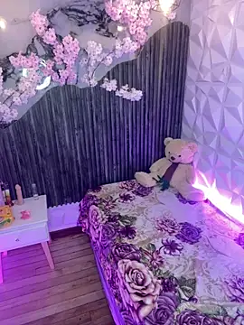 Kitty Bms  online show from 13, 12, 2025