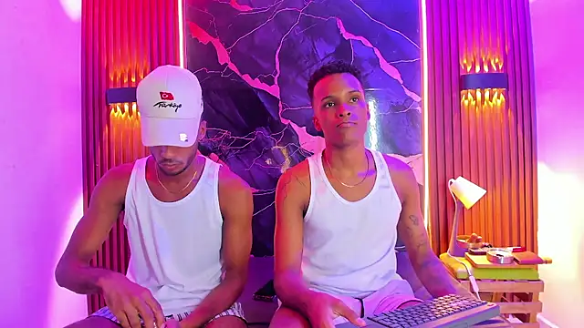 Black Guys Pervert  online show from 24, 11, 2025