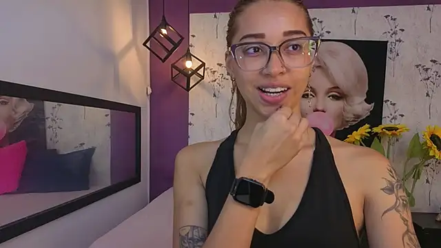 Snapshot of Antonella_mc chatting on 4, 5, 2026 Antonella mc online show from 4, 5, 2026
