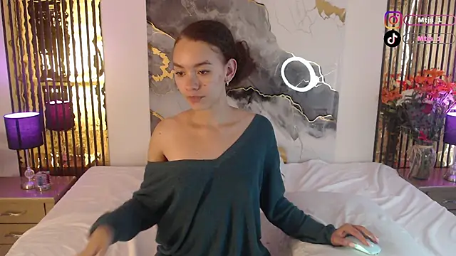 MiticaBrennet  online show from 7, 3, 2026