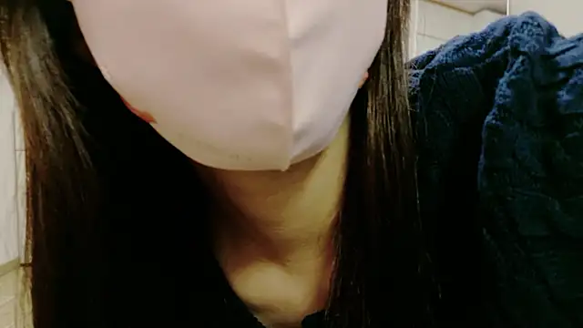 Snapshot of alicechan_v chatting on 15, 7, 2026 alicechan v online show from 15, 7, 2026