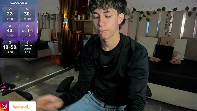 Snapshot of kaelwolf_tay chatting on 4, 2, 2026 kaelwolf tay online show from 4, 2, 2026