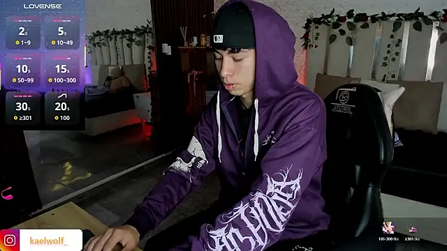 Snapshot of kaelwolf_tay chatting on 9, 2, 2026 kaelwolf tay online show from 9, 2, 2026