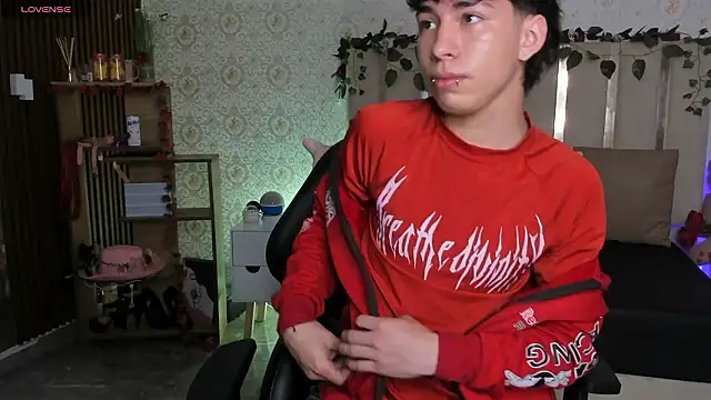 Snapshot of kaelwolf_tay chatting on 12, 2, 2026 kaelwolf tay online show from 12, 2, 2026