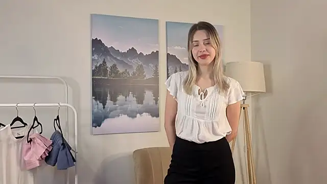 ElaneHamper online show from 23, 11, 2025