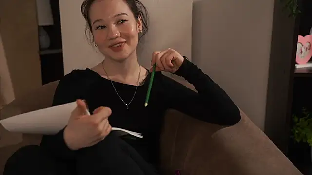 Snapshot of RenateOvalles chatting on 30, 11, 2025 RenateOvalles online show from 30, 11, 2025