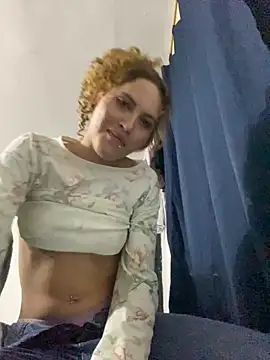 Snapshot of Labby18 chatting on 26, 11, 2025 Labby18 online show from 26, 11, 2025