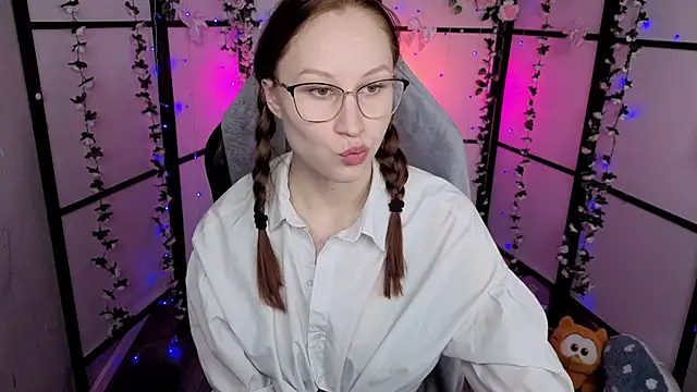 Snapshot of JoanFlare chatting on 26, 11, 2025 JoanFlare online show from 26, 11, 2025