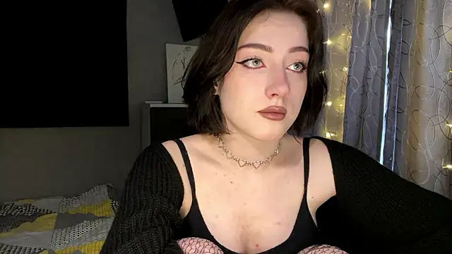 Snapshot of Meowluly chatting on 12, 2, 2026 Meowluly online show from 12, 2, 2026