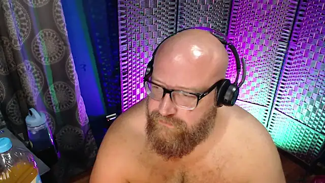 Snapshot of BigBearforCuddles chatting on 21, 6, 2026 BigBearforCuddles online show from 21, 6, 2026