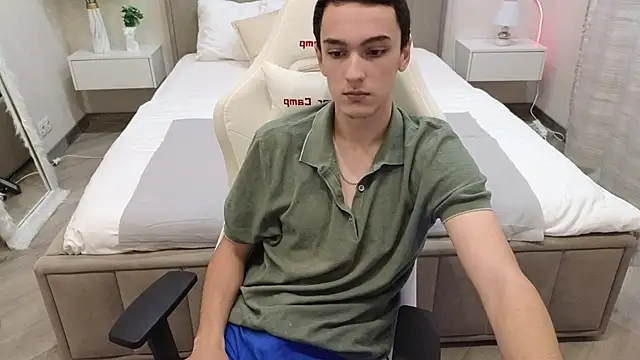 Snapshot of MoonlinSkinn chatting on 26, 11, 2025 MoonlinSkinn online show from 26, 11, 2025