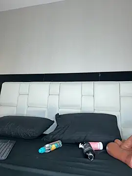 Celeste Valencia  online show from 12, 5, 2026