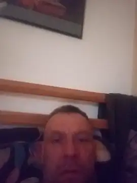 Snapshot of BushedScreed chatting on 14, 4, 2026 BushedScreed online show from 14, 4, 2026