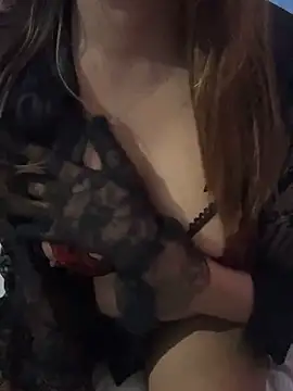 Snapshot of Your_secret_wifee chatting on 26, 11, 2025 Your secret wifee online show from 26, 11, 2025