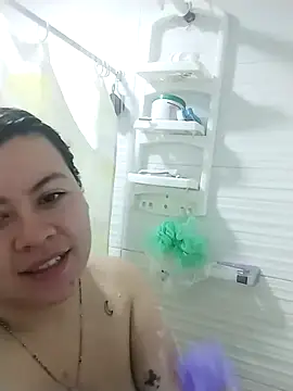 Snapshot of Reynpau19 chatting on 25, 11, 2025 Reynpau19 online show from 25, 11, 2025