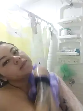 Snapshot of Reynpau19 chatting on 17, 12, 2025 Reynpau19 online show from 17, 12, 2025