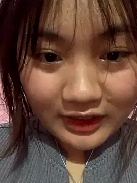 Snapshot of lau-2 chatting on 24, 11, 2025 lau-2 online show from 24, 11, 2025