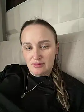 TomilaSi online show from 4, 4, 2026