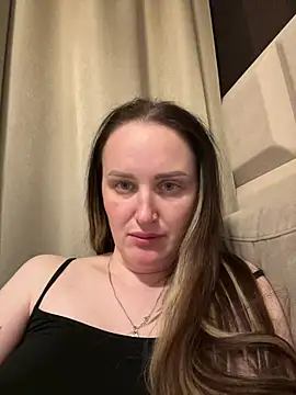 Snapshot of TomilaSi chatting on 18, 4, 2026 TomilaSi online show from 18, 4, 2026