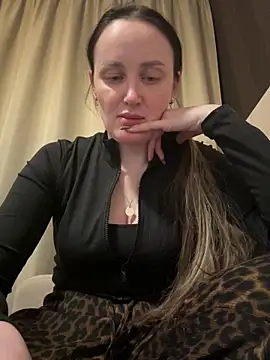 Snapshot of TomilaSi chatting on 25, 4, 2026 TomilaSi online show from 25, 4, 2026