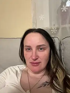 Snapshot of TomilaSi chatting on 27, 4, 2026 TomilaSi online show from 27, 4, 2026