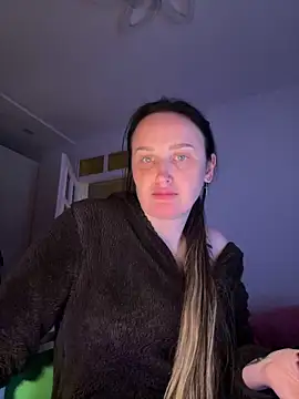 Snapshot of TomilaSi chatting on 29, 4, 2026 TomilaSi online show from 29, 4, 2026