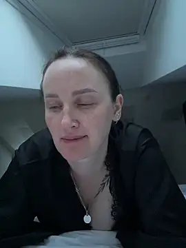 Snapshot of TomilaSi chatting on 11, 5, 2026 TomilaSi online show from 11, 5, 2026