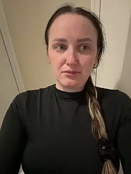 Snapshot of TomilaSi chatting on 18, 5, 2026 TomilaSi online show from 18, 5, 2026