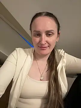 Snapshot of TomilaSi chatting on 27, 5, 2026 TomilaSi online show from 27, 5, 2026
