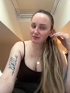 Snapshot of TomilaSi chatting on 29, 5, 2026 TomilaSi online show from 29, 5, 2026