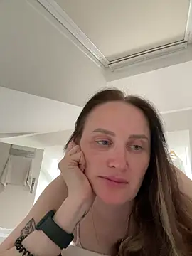 Snapshot of TomilaSi chatting on 6, 7, 2026 TomilaSi online show from 6, 7, 2026
