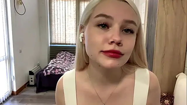 Snapshot of MistikMinx chatting on 27, 11, 2025 MistikMinx online show from 27, 11, 2025