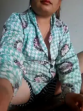 Snapshot of mai-mai-97 chatting on 19, 4, 2026 mai-mai-97 online show from 19, 4, 2026