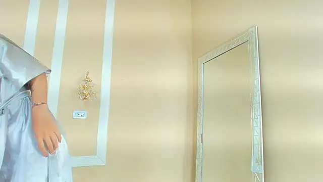 HallieStone online show from 8, 1, 2026