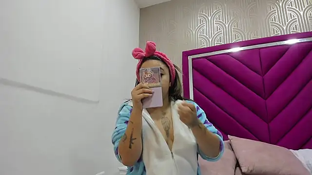 emma cook  online show from 18, 1, 2026