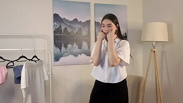 VannessaUpadhyaya online show from 25, 11, 2025