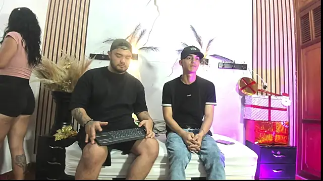 Snapshot of Karen_Mio chatting on 1, 12, 2025 Karen Mio online show from 1, 12, 2025