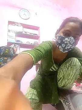 Snapshot of Hot_Naira_ chatting on 28, 11, 2025 Hot Naira online show from 28, 11, 2025