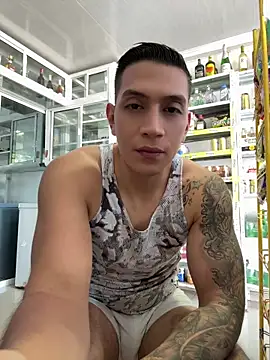 Snapshot of OliverWest04 chatting on 20, 5, 2026 OliverWest04 online show from 20, 5, 2026