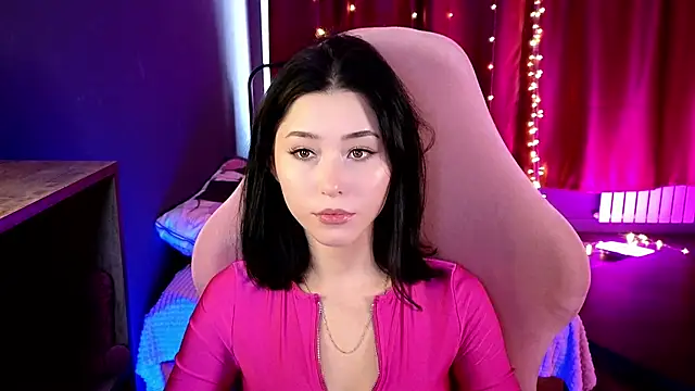 Snapshot of RedMidnight chatting on 12, 5, 2026 RedMidnight online show from 12, 5, 2026