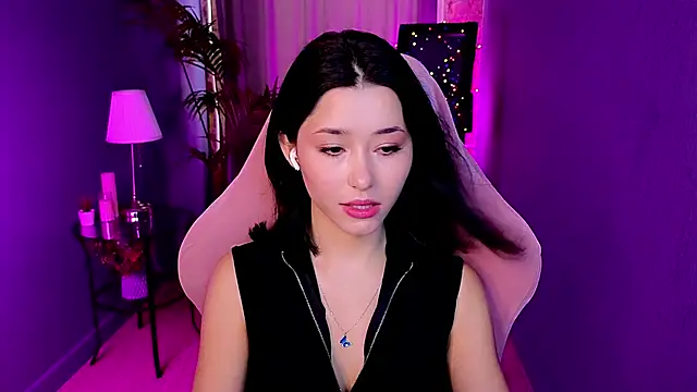 Snapshot of RedMidnight chatting on 9, 6, 2026 RedMidnight online show from 9, 6, 2026