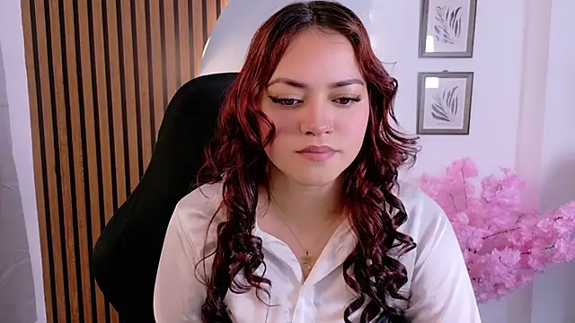 Snapshot of melany-_- chatting on 15, 12, 2025 melany- - online show from 15, 12, 2025