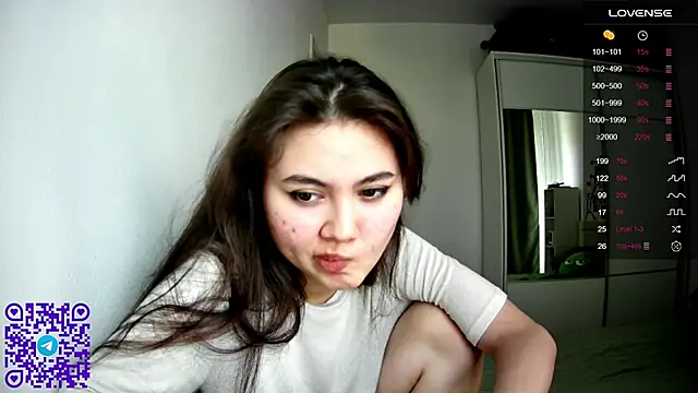 Snapshot of ArianeRandy chatting on 4, 6, 2026 ArianeRandy online show from 4, 6, 2026