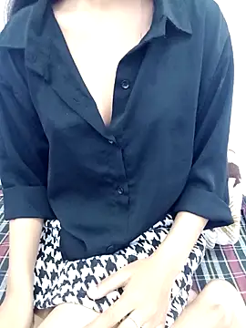 Snapshot of Triptii_0 chatting on 30, 11, 2025 Triptii 0 online show from 30, 11, 2025